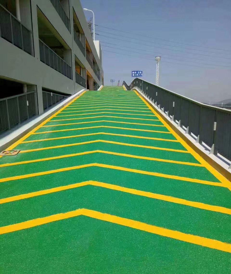 车库无震动防滑坡道